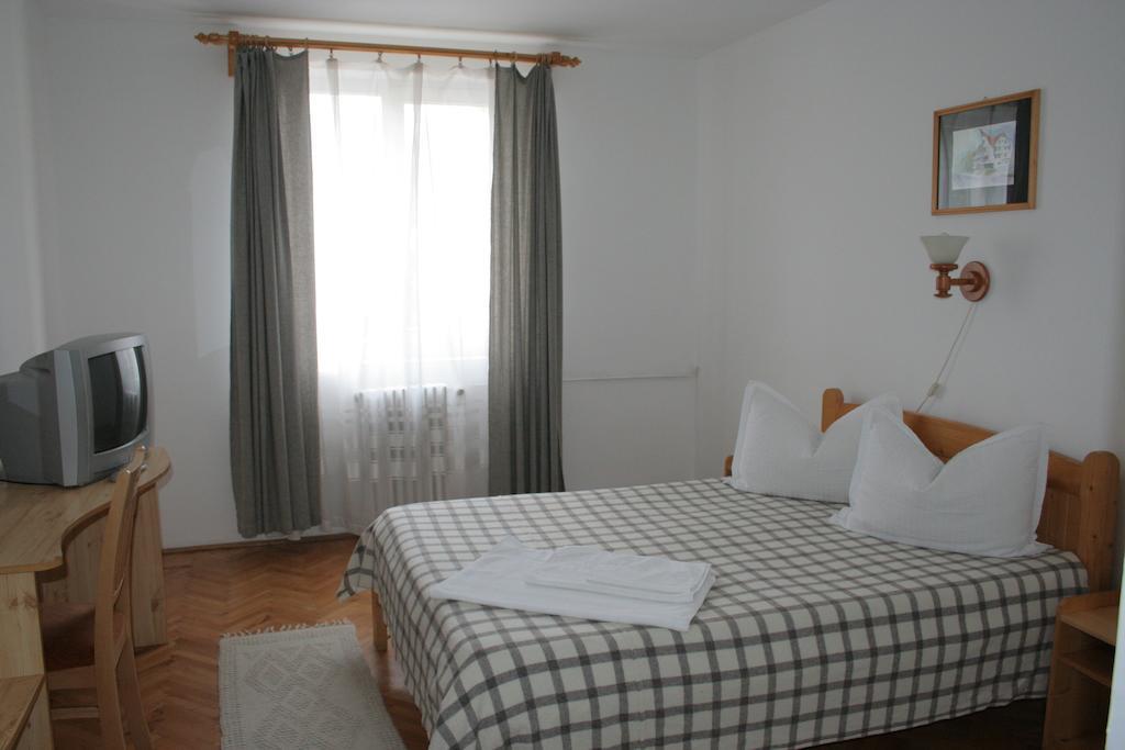Hotel Merkur Miercurea Ciuc Pokój zdjęcie