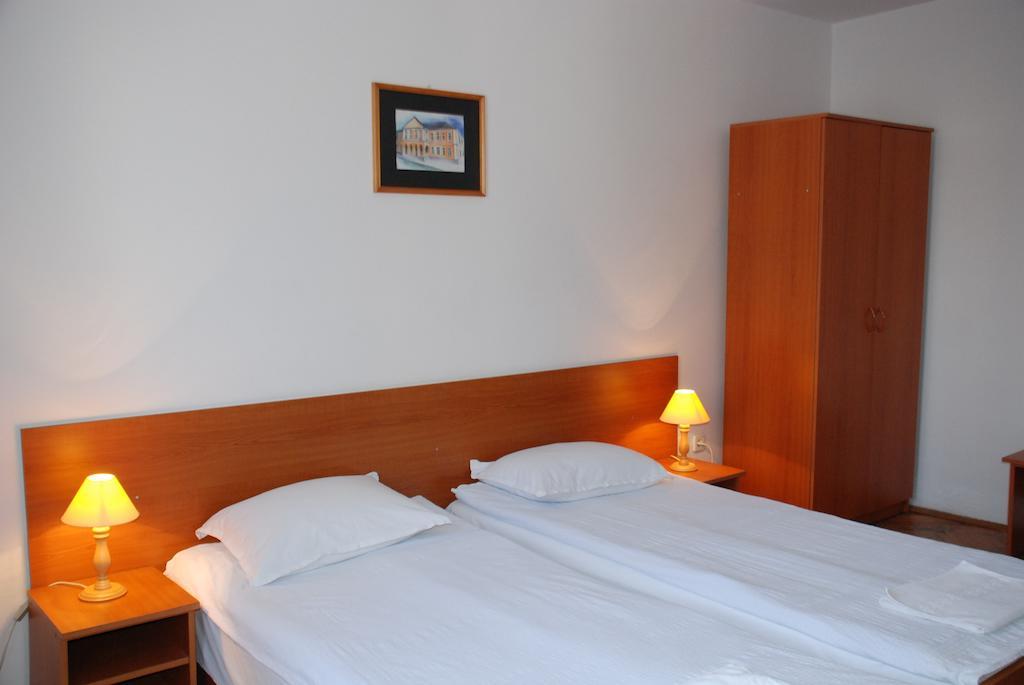 Hotel Merkur Miercurea Ciuc Pokój zdjęcie