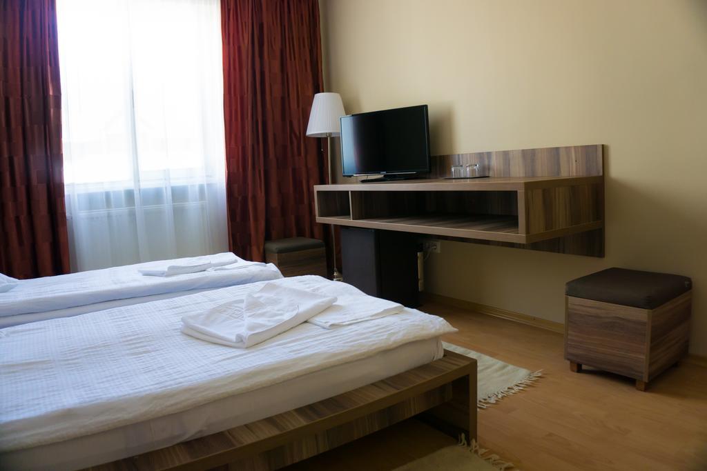 Hotel Merkur Miercurea Ciuc Zewnętrze zdjęcie