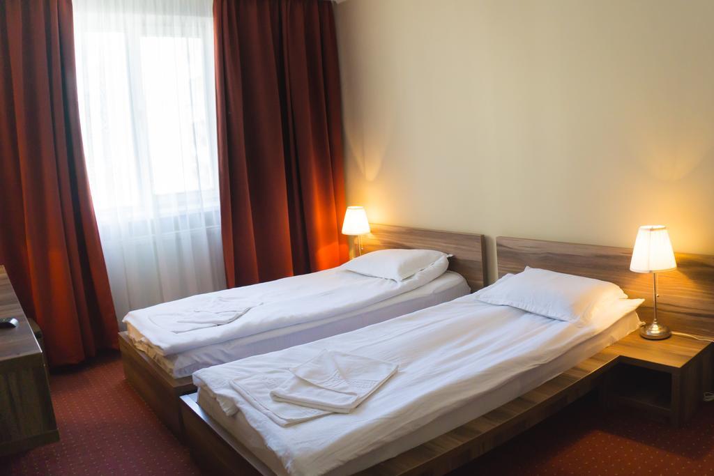 Hotel Merkur Miercurea Ciuc Zewnętrze zdjęcie